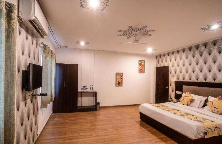 tripli hotels arunoday palace