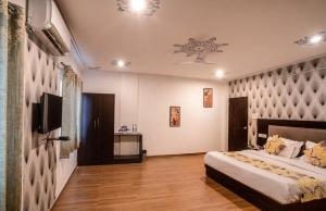 tripli hotels arunoday palace