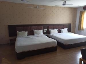 Tripli Hotels Arunoday Palace,Kodiyat,2 star