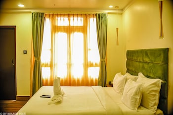 golden kuensel resort and spa