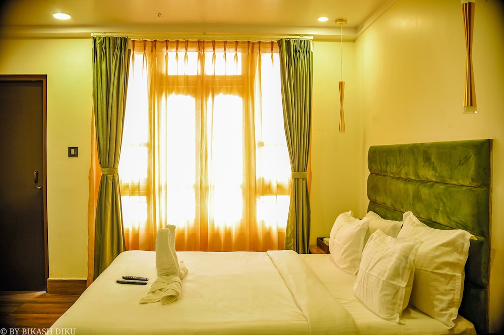 golden kuensel resort and spa