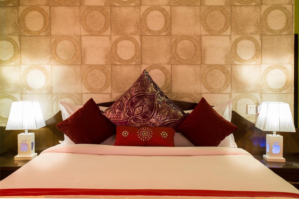 golden kuensel resort and spa