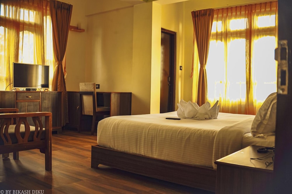 golden kuensel resort and spa