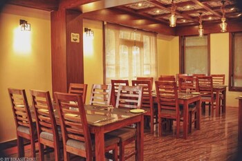 golden kuensel resort and spa