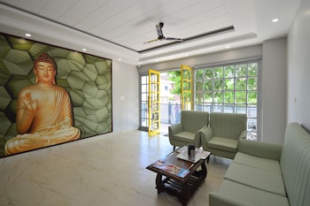 hotel zen rooms alwar
