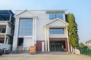 Capital O 26866 Megha Resort,,3 star