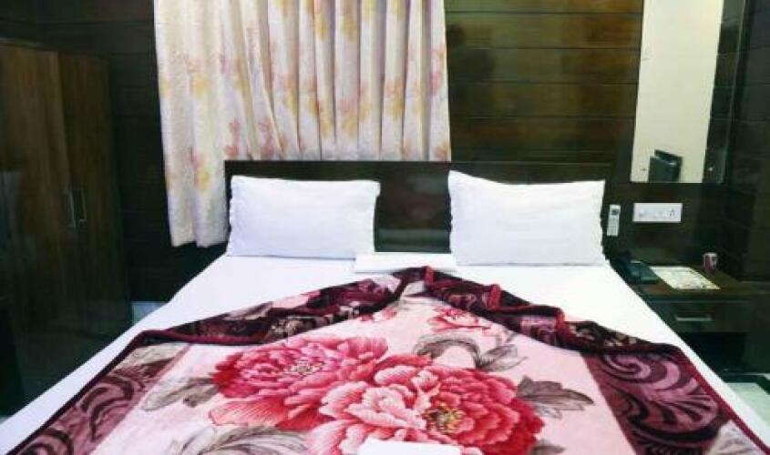 collection o 48222 meera international