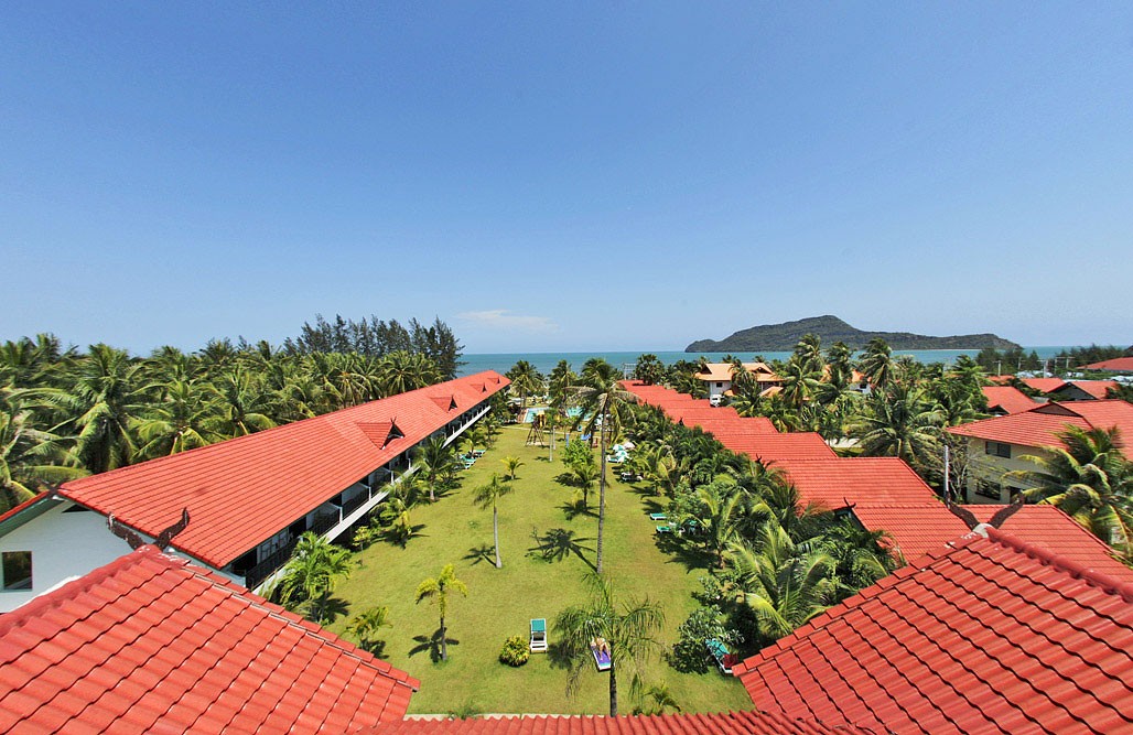 dolphin bay beach resort