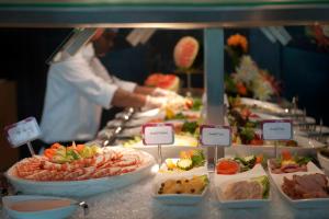 Crowne Plaza Abu Dhabi Yas Island By Ihg,Yas Island>>Abu Dhabi,4 star