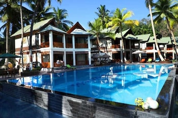 sandyy wavess beach resort