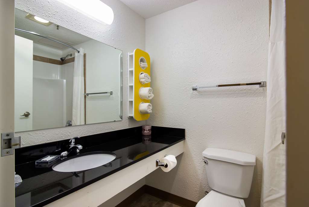 motel 6 kerrobert sk