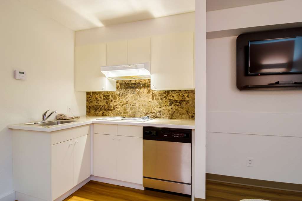 motel 6 kerrobert sk