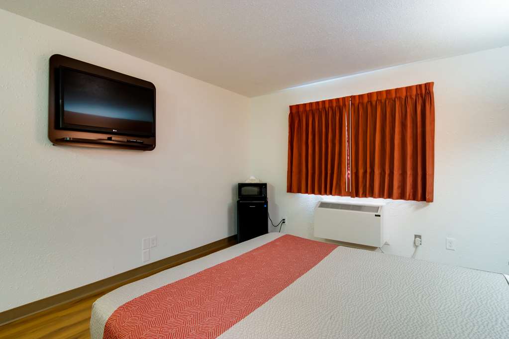 motel 6 kerrobert sk