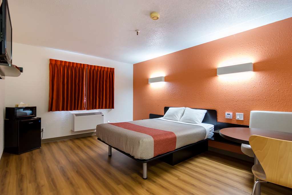 motel 6 kerrobert sk