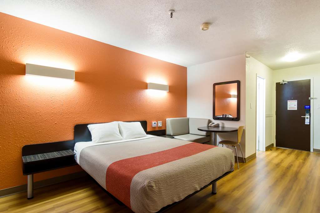 motel 6 kerrobert sk