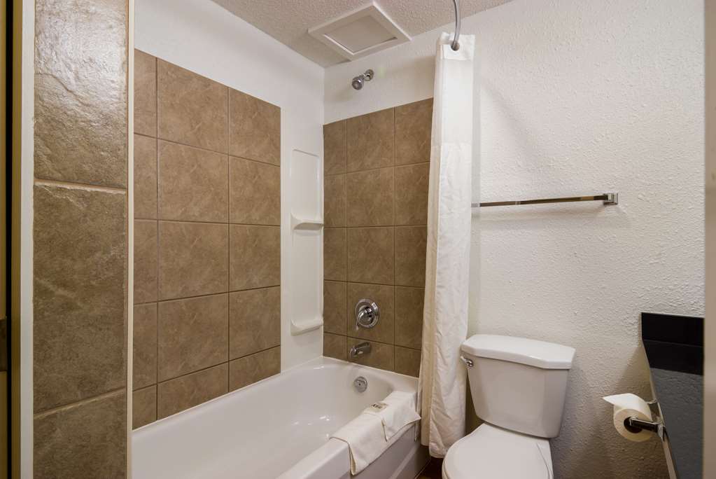 motel 6 kerrobert sk