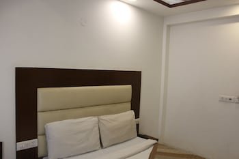 Hotel Opal Inn,New Delhi>>Delhi,3 star