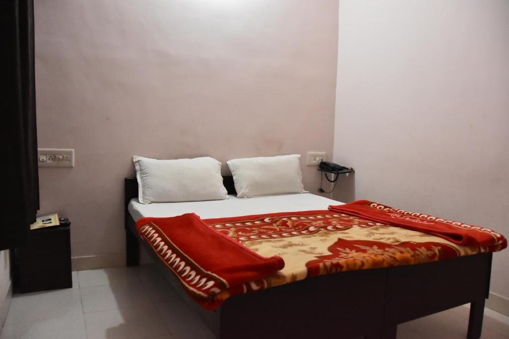 Hotel Nakshatra,,3 star