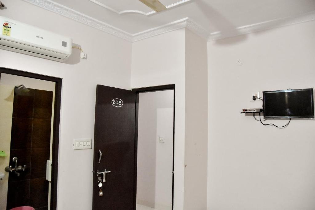 Hotel Nakshatra,,3 star