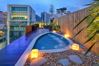 silverland min hotel