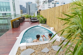 silverland min hotel