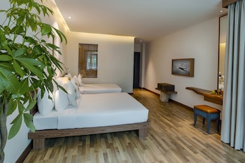 silverland min hotel