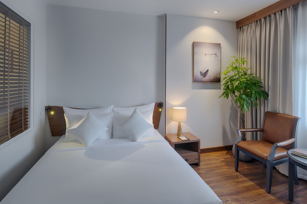 silverland min hotel