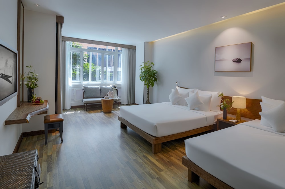 silverland min hotel