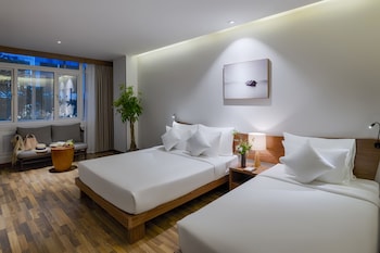 silverland min hotel