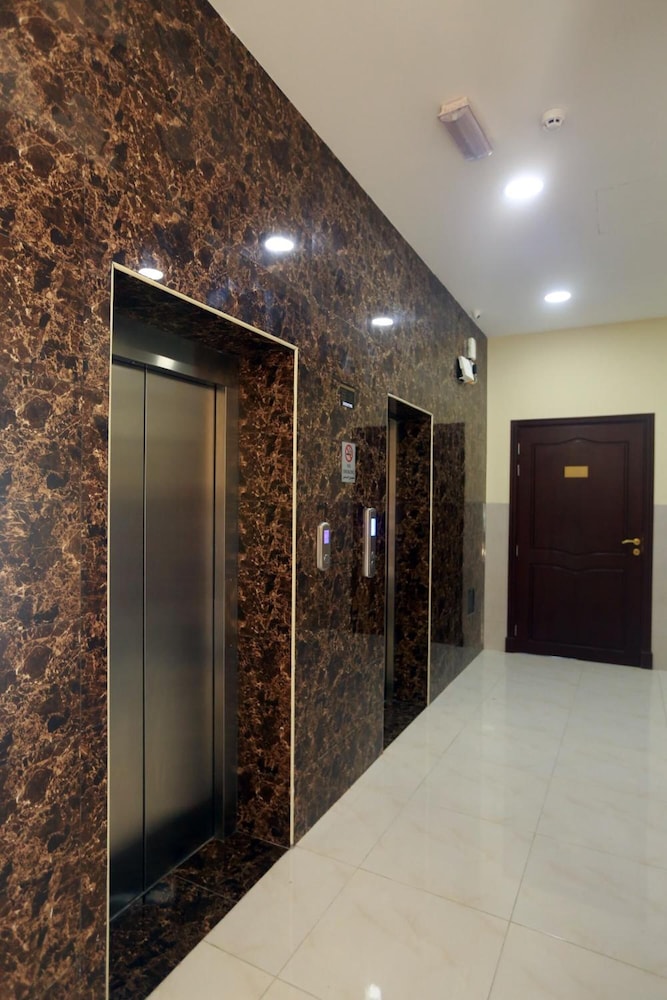 al dhiyafa palace hotel apartment