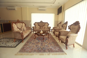 al dhiyafa palace hotel apartment