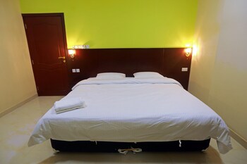 al dhiyafa palace hotel apartment