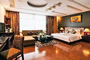 kin hotel thi sach