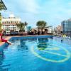 kin hotel thi sach