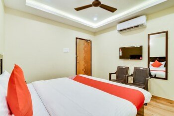 capital o 28216 raajas grand