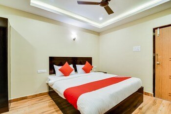 capital o 28216 raajas grand