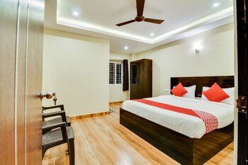 capital o 28216 raajas grand