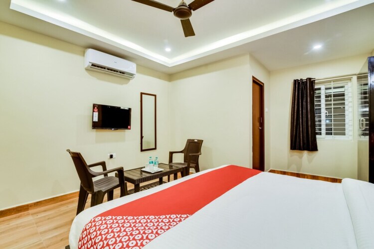 capital o 28216 raajas grand