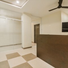 capital o 28216 raajas grand