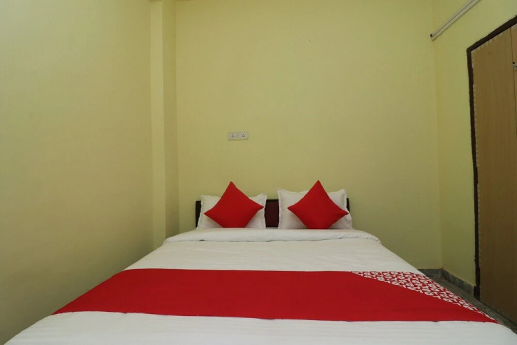 spot on 27004 hotel om sai plaza