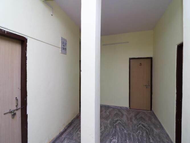 spot on 27004 hotel om sai plaza