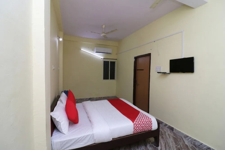 spot on 27004 hotel om sai plaza