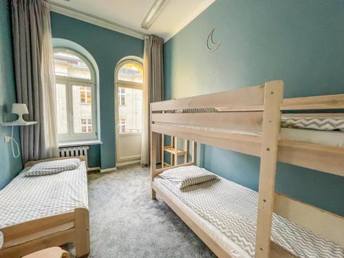moon hostel warszawa