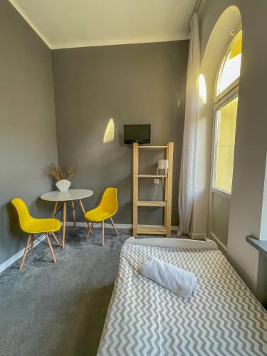 moon hostel warszawa