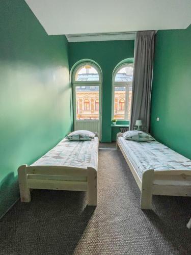 moon hostel warszawa