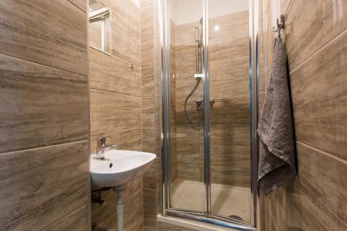 moon hostel warszawa