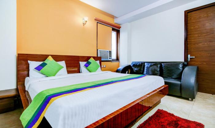 amaira hotels and banquets near vaishali metro station