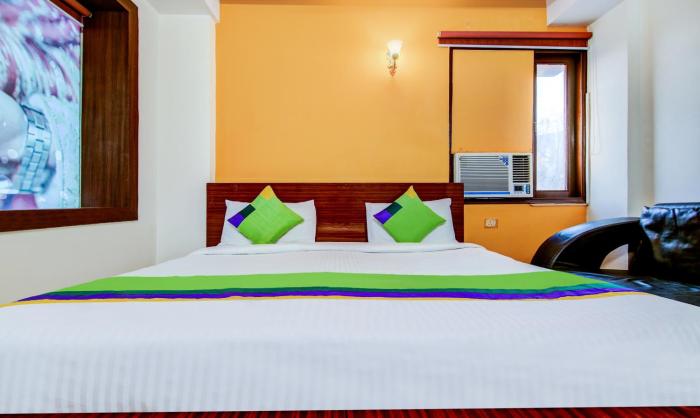 amaira hotels and banquets near vaishali metro station