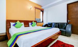 amaira hotels and banquets near vaishali metro station