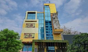 amaira hotels and banquets near vaishali metro station